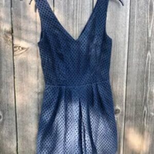 EUC CITY TRIANGLES SHORT ROMPER LINED W/Zipper Back Eyelet Design Sleeveless